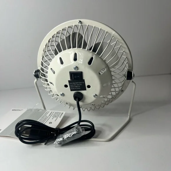 Target Bullseye Off-White USB Desk Fan - Picture 4 of 4